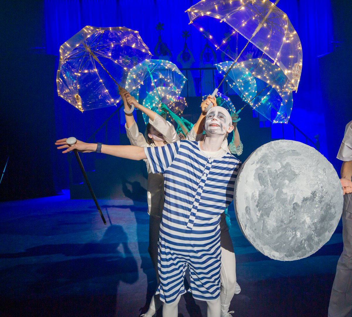 Epsom College tweet media