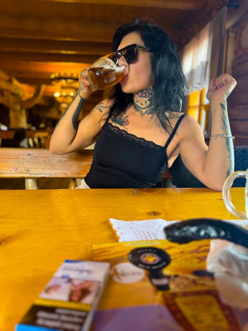 U mnie dzisiaj piwko i kr&oacute;liczek w sosie śmietankowym ❤️a co u Was ? https://t.co/KeAPY0Nr0j