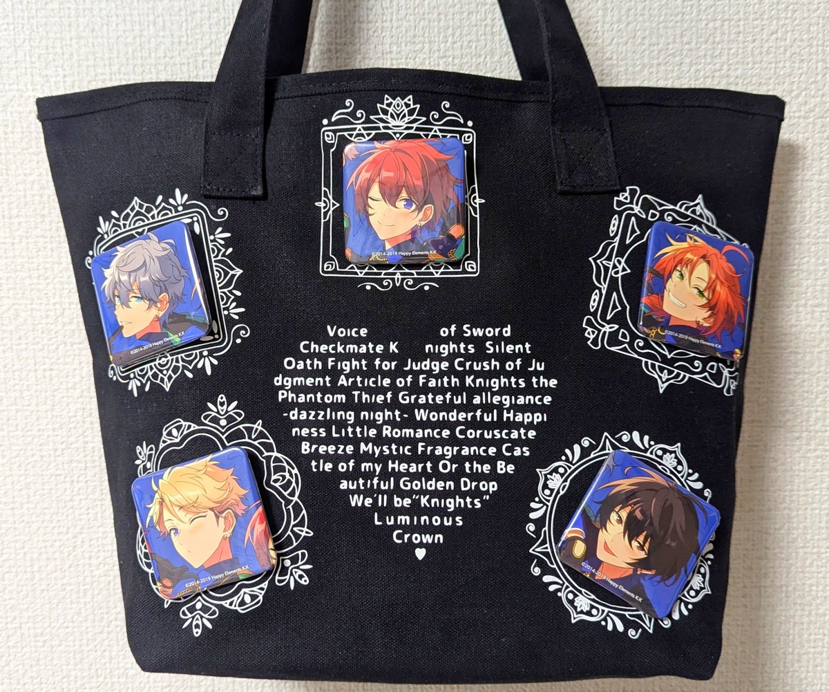 Knightsのアルバム缶バッジで痛バを作りました✨ 缶バッジが1個ずつ