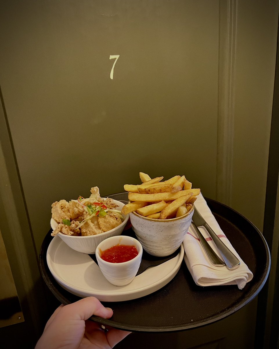 PheasantErmin's tweet image. Staying with us… 

Fancy room service dinner or breakfast… We’ve got you covered just put your feet up relax and we will do the rest 

#stayinapub #pubwithrooms #youngsrooms #thepheasantlambourn #berkshire #roomservice #relax #love
