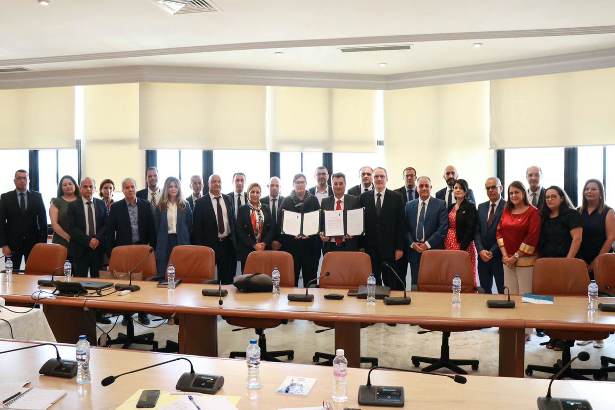 In the presence of <a href="/UNDPArabStates/">UNDP Arab States</a> Abdallah Al Dardari, <a href="/UNDPinTunisia/">UNDP Tunisia</a> and #CBF sign a MoU to strengthen the role of the banking sector and financial institutions in financing the SDGs and climate resilience in 🇹🇳.
#INFF #Sustainablefinance