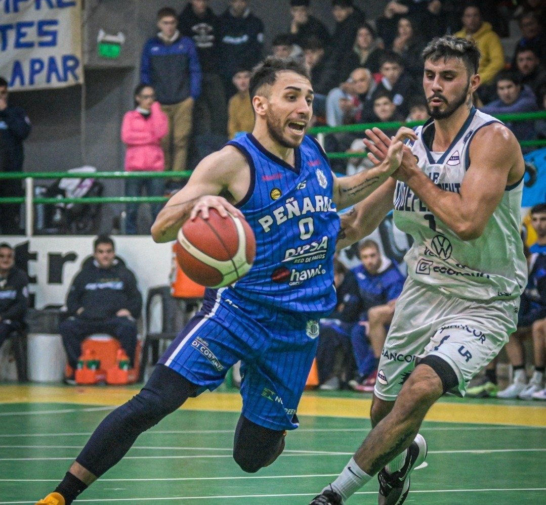 #LNB La dirigencia de Peñarol se comunicó con el agente de Víctor Fernández para consultarle por su situación. Todavía es muy pronto, pero hay intención de ambas partes de continuar.