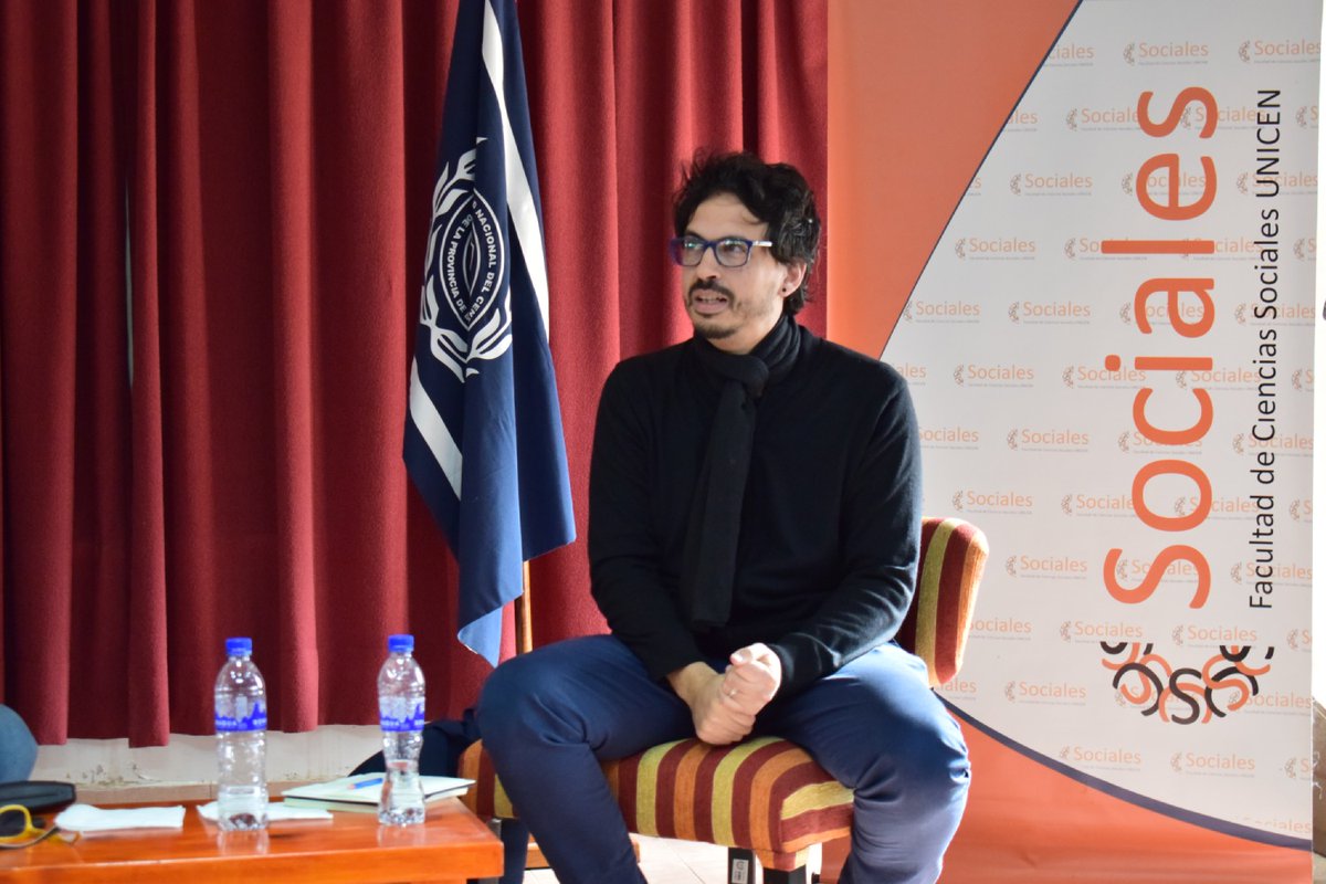 FacsoUnicen's tweet image. Jornada Regional de Periodismo, Investigación y Democracia 

💬En el primer panel el Dr. Iván Schuliaquer (@ischuliaquer) y el Lic. Sebastián Lancunza (@sebalacunza) compartieron sus posturas y reflexiones sobre las complejidades y desafíos del periodismo en la Argentina actual.