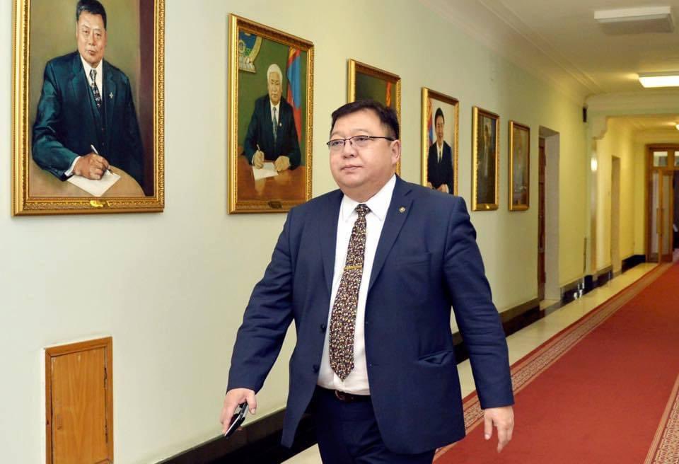 Эрдэнэ ахдаа ялалтыг хүсье! Их Хурлын танхим дотор коммунистуудыг загнаад, глг болгоод суух хүн хэрэгтэй😊 <a href="/serdenemn/">С.Эрдэнэ</a>