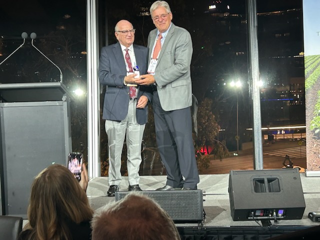 Congratulations to Walter Davidson, WD Potato Ltd, Beeton, ON, for the Industry Award presented at the 12th World Potato Congress. The award recognizes Walter's "significant contribution and dedication to the growth and development of the global potato industry".