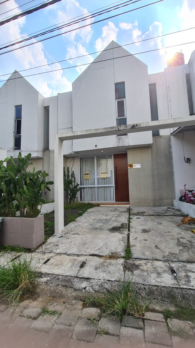 adith_wp's tweet photo. Gw lagi di momen nyari apartment baru di Jepang dan lagi ngejual rumah gw di Indonesia. Ironi, gw di Jepang mau nyari apartment 3 kamar kudu ke luar Tokyo; baru possible. Padahal gw ada rumah 3 kamar di Bogor! 😂 Emang rezeki yang pasti itu apa yg kita sedekahan dan yg dimakan🙃 https://t.co/KV1cwRHNJm