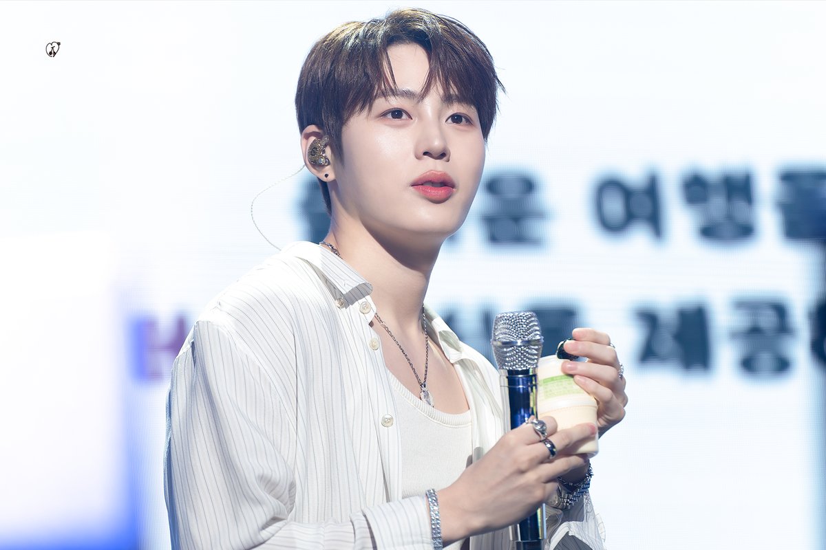 240623 HA:NEUL JOURNEY  

우리 성운이 진짜 너무 예쁘지 않아요?!(자랑)

#하성운
#HASUNGWOON
<a href="/gooreumseng/">하성운</a>
