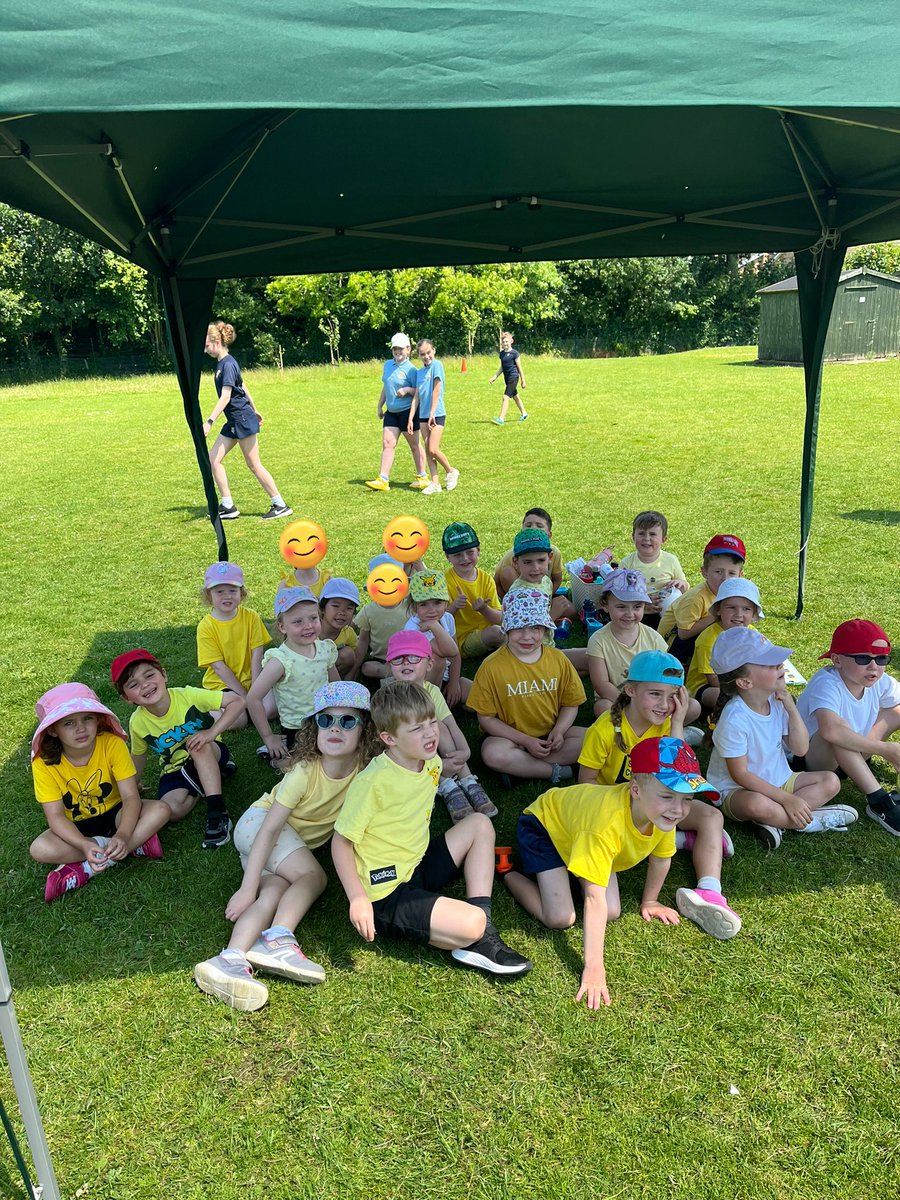 Annnnnnnmd we’re ready! ⭐️☀️ GO RECEPTION GO! @ComberbachMrsY <a href="/ComberbachMrDN/">David Newton</a>