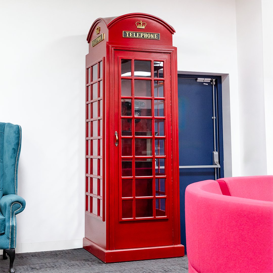 Did you know we have a telephone box in our office? When it comes to printing, we think both inside and outside the box. Contact us to discuss your bespoke printing needs: loom.ly/ZSP8l0I

#print #bespoke #printmadesimple