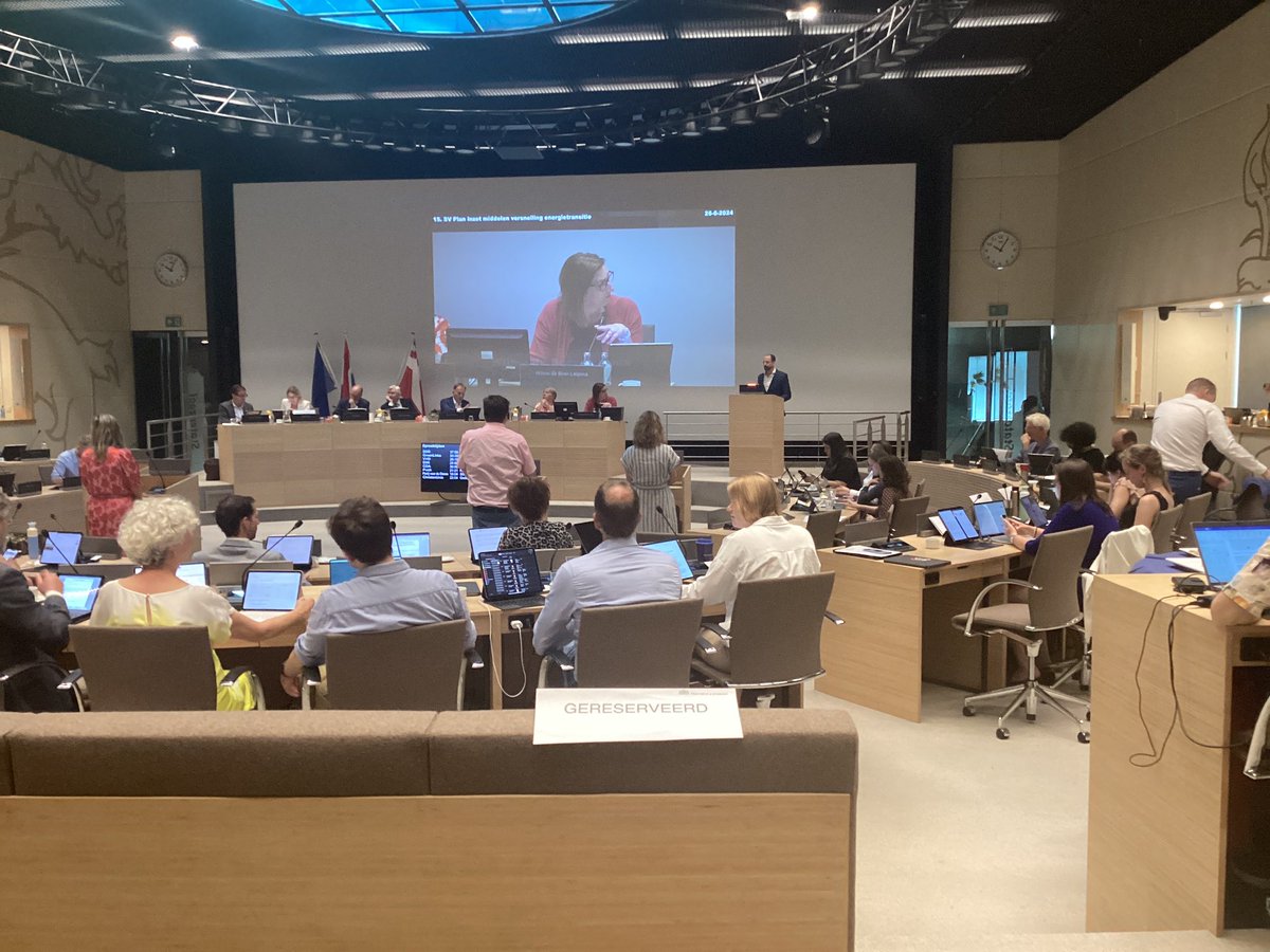 Vandaag een kijkje nemen bij de PS-vergadering in Utrecht.