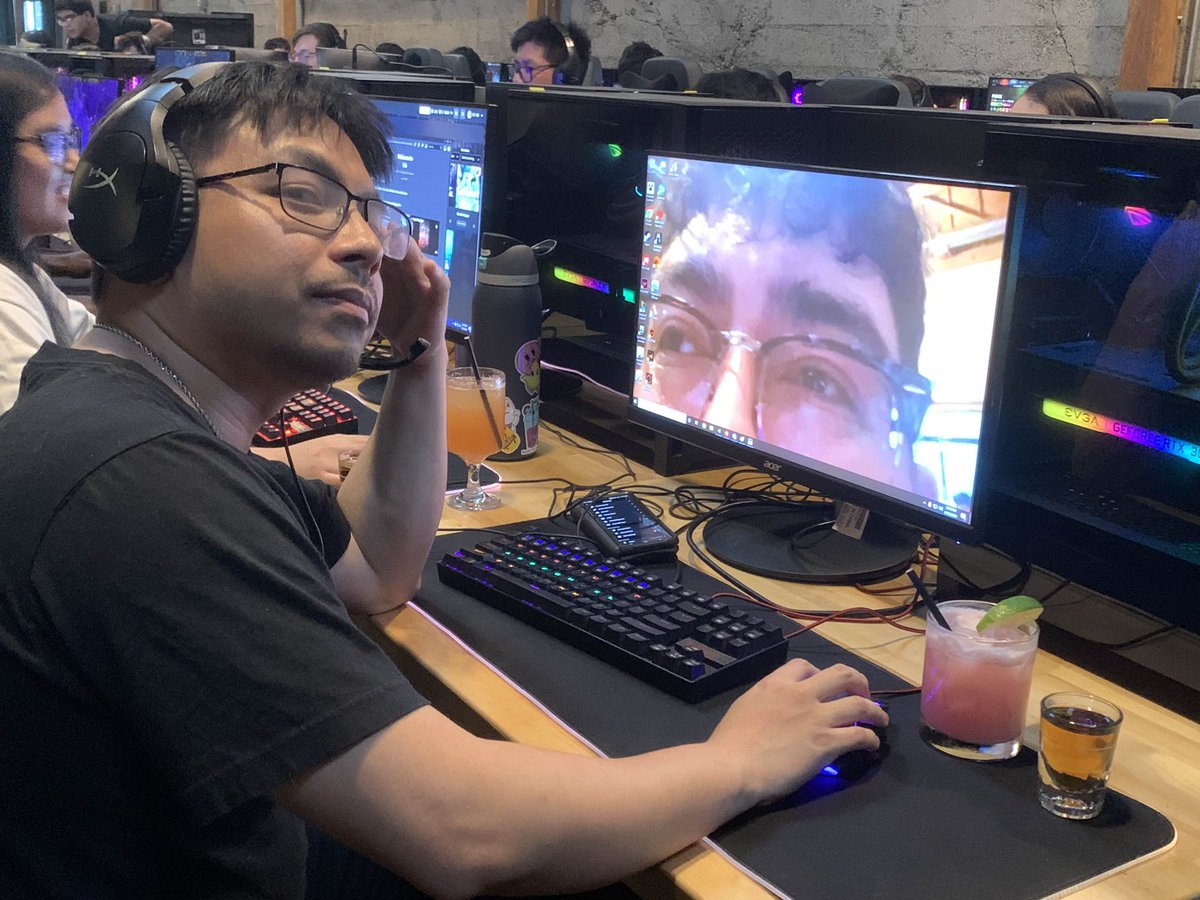 4xhim's tweet image. Unc status 🎉🎂🎈🎊🎁