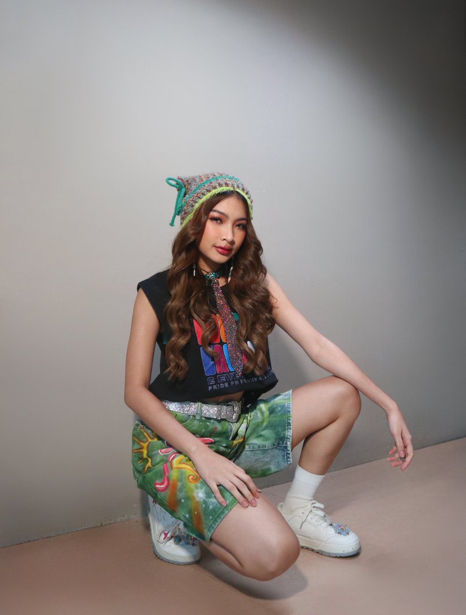 BINI_ph's tweet image. #BINI. : #LoveLaban2Everyone Photo Series [ Colet ] 

Be who you are, shine like the stars. Let's celebrate 'cause it's PRIDE MONTH!✨🏳️‍🌈

Kaway-kaway! Sabay-sabay! Ola, hey, mabuhay kayo mga best!🥰💖

@bini_colet #PridePH #HappyEquality #YESToEquality
#BINIyahengJUNEpacked