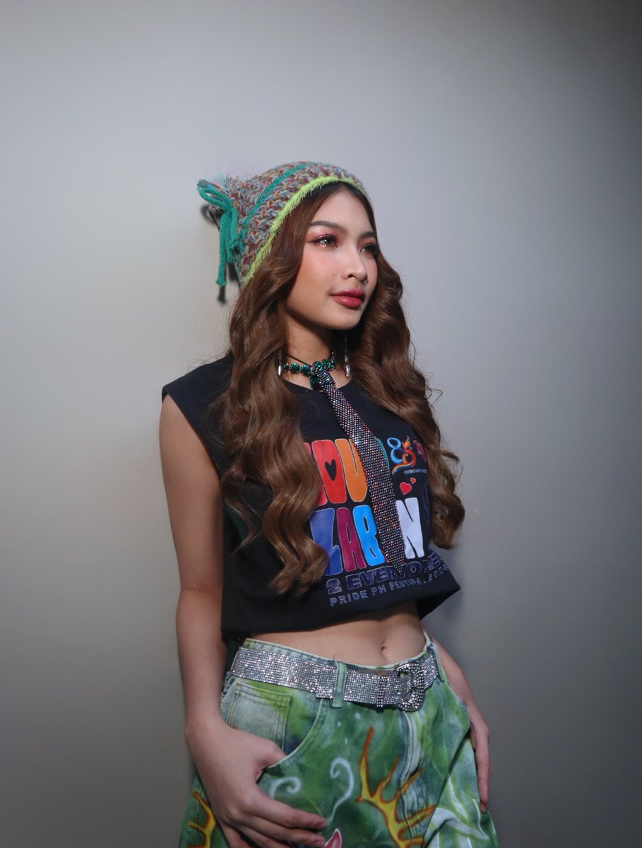 BINI_ph's tweet image. #BINI. : #LoveLaban2Everyone Photo Series [ Colet ] 

Be who you are, shine like the stars. Let's celebrate 'cause it's PRIDE MONTH!✨🏳️‍🌈

Kaway-kaway! Sabay-sabay! Ola, hey, mabuhay kayo mga best!🥰💖

@bini_colet #PridePH #HappyEquality #YESToEquality
#BINIyahengJUNEpacked