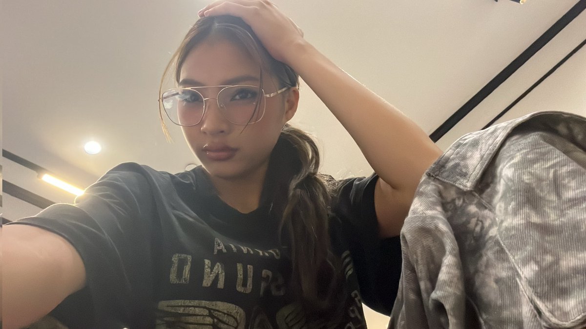 colet in specs 😵‍💫