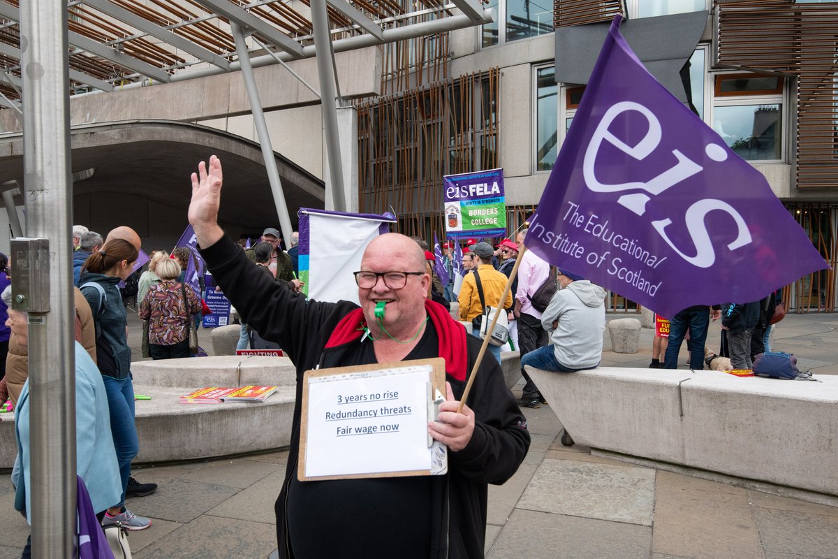 REMEMBER RE-BALLOT!!

With many of Scotland's lecturers finising for summer this week, please remember to vote in the FELA Re-Ballot. 

It is so important that you use your vote, so that you will be heard and counted as we continue #FightingforFE !!

#TenDayTurnaround #MayDEY