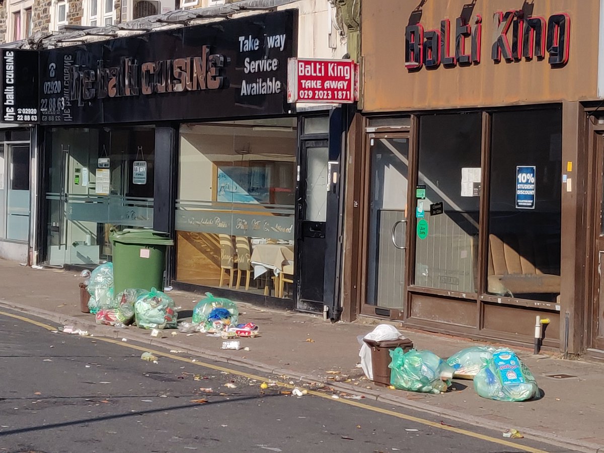 More bin day filth in Cathays due to food contaminated green waste bags. Rats and birds having a field day again. <a href="/cardiffcouncil/">Cardiff Council</a> <a href="/Cllr_AliAhmed/">Cllr Ali Ahmed</a> <a href="/normam123/">Norma Mackie</a> <a href="/Merryse235/">Sarah Merry</a> <a href="/cathayschris/">Chris Weaver</a>. CC, no I won't use your app - people need to see this. Please use enforcement on repeat offenders