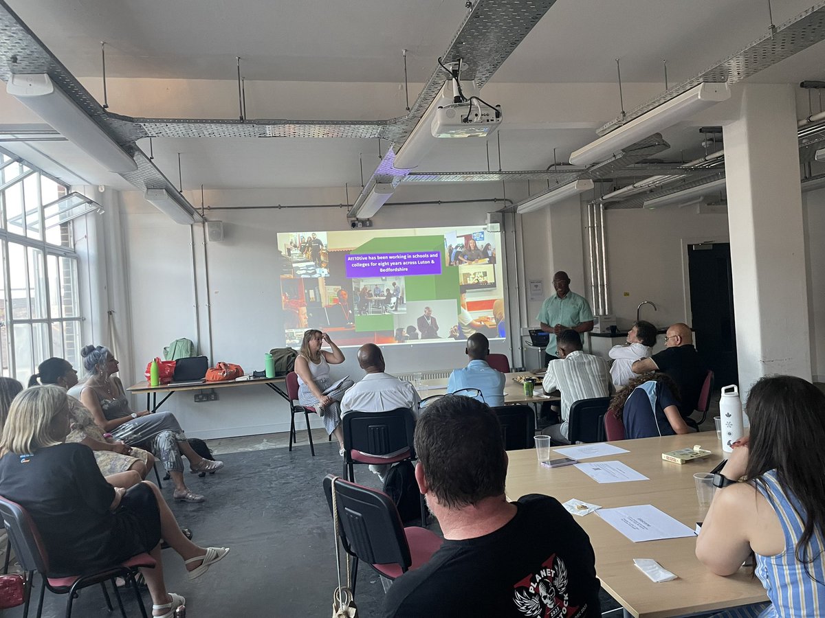 tangledfeet's tweet photo. Good to be back in Luton Creative Forum - networking, sharing knowledge, co-creating a potential Code of Practice for orgs &amp; freelancers in Luton to make fairer landscape. Focus on working in schools last night- great presentation from @att10tive next meet 17th July @uniofbeds https://t.co/hAuVUyayYz