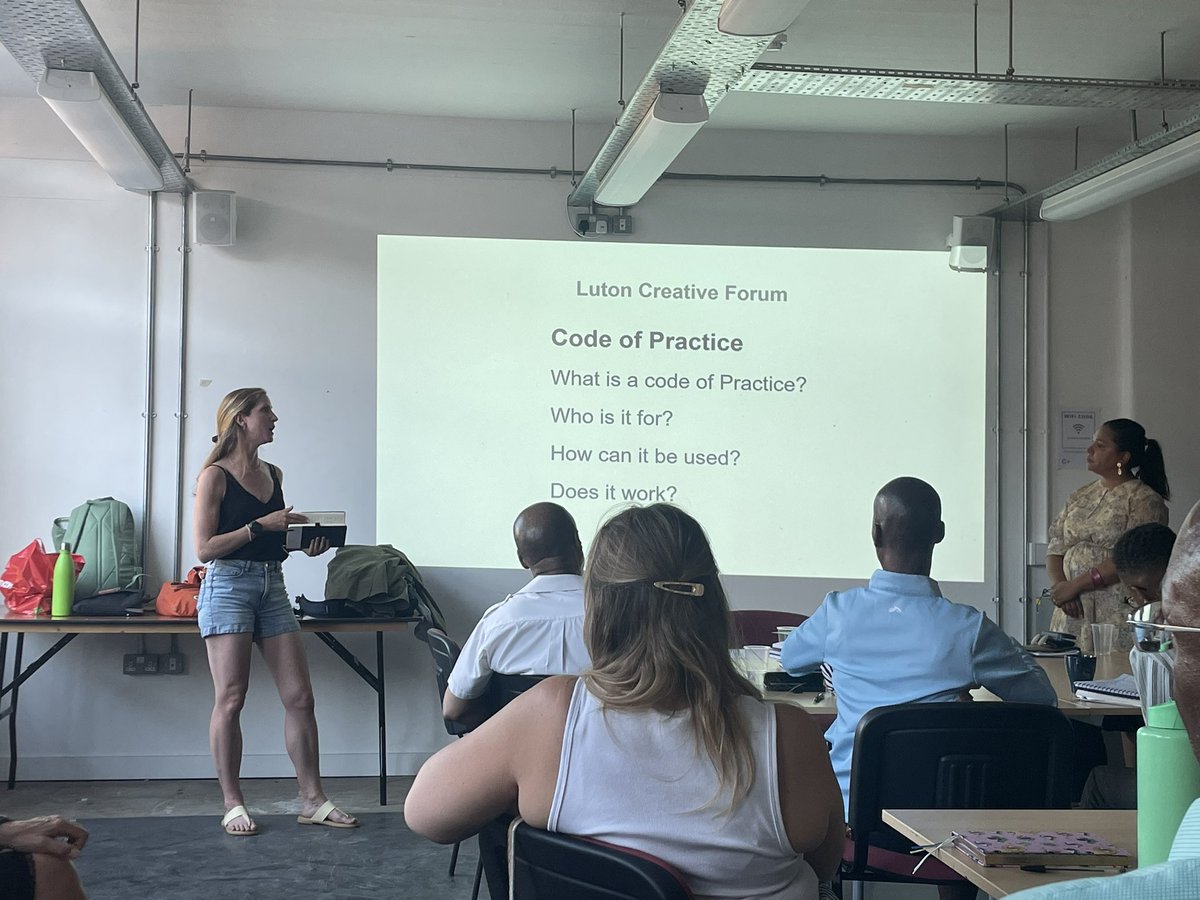 Good to be back in Luton Creative Forum - networking, sharing knowledge, co-creating a potential Code of Practice for orgs &amp; freelancers in Luton to make fairer landscape. Focus on working in schools last night- great presentation from <a href="/att10tive/">Montell</a> next meet 17th July <a href="/uniofbeds/">uniofbeds</a>