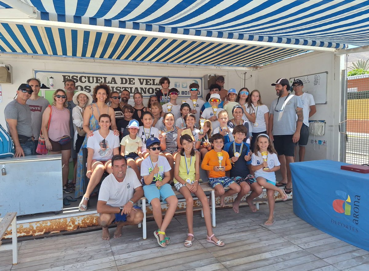 NavegantesArona's tweet photo. Fin de la temporada del 𝔼𝕢𝕦𝕚𝕡𝕠 𝕕𝕖 ℝ𝕖𝕘𝕒𝕥𝕒𝕤 ⛵ y entrega del 'Distintivo del Navegante', premio al mejor compañero/a.

Damos así comienzo al ꪜꫀ𝕣ꪖꪀꪮ 𝟚𝟘𝟚𝟜 ⛱️  completo de actividades náuticas ⚓

𝑮𝒓𝒂𝒄𝒊𝒂𝒔 𝒇𝒂𝒎𝒊𝒍𝒊𝒂 𝑵𝒂𝒗𝒆𝒈𝒂𝒏𝒕𝒆𝒔 💙🫂 https://t.co/H4zEQTJCGx