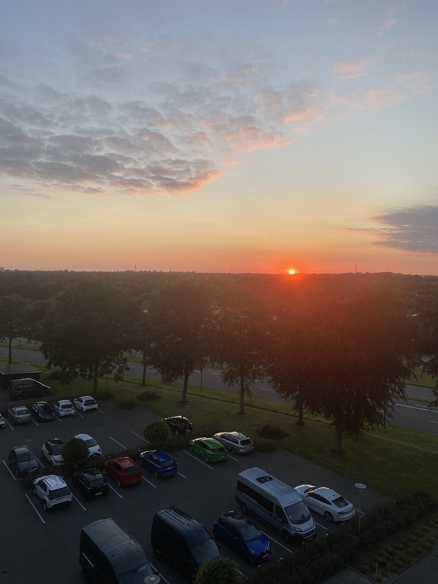 frederikke79's tweet photo. Sunset🌞😍
#sunset #SunsetMagic #sunsetphotography #nature #beauty #beautyofnature #prettysunset #sun #sunnyday #beautiful #view #sunsetviews https://t.co/Mx8rFRpWUs