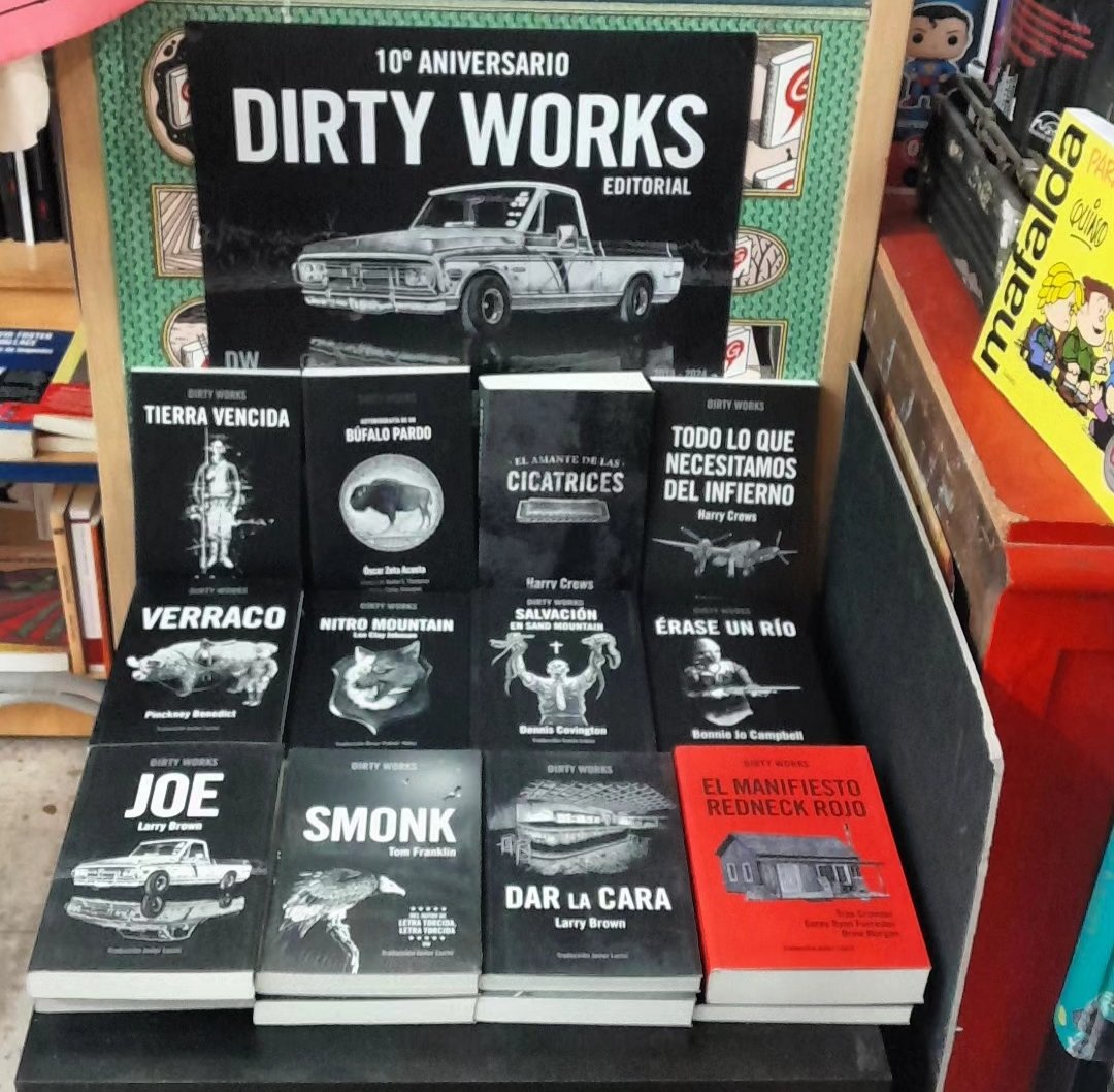 dirtyworksedit's tweet photo. Desde @LibreriaBotica
HAPPY ANNIVERSARY, BABY!!!
👊🏼💥🖤🥳
#dirtyworkseditorial #aniversario #dirtyfamily #hermandadsucia #librerosquesabenlatín #libreríasfetén #templosdirty #coolashell #darlachapa #bedirtymyfriend #dirtyworld #dirtylife #dirtyeverywhereigo #ahílollevas https://t.co/8VFQ1DHbuU