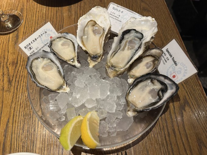 アペはオステリア！ 最高🥳💓たまたま今日までラッキーday★  とりあえず6種類頼んだけど追加して計8種類9個！波が美味しかったから,リクエストしたらそれ込みの盛り合わせにしてくれた！優しい！そしてお得すぎ！ しかもスパークリング150円って破格🤣  銀座コリドー通り店 https://t<a href="/tag/pr"class="tags"><span>#pr</span></a>
