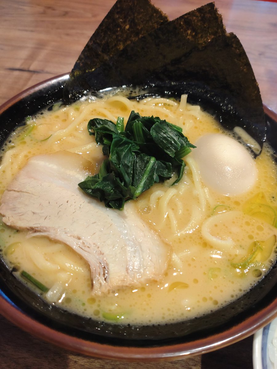 dio_osake027's tweet photo. 苫小牧でラーメン🍜
ちょっとしょっぱかったから次来ることあったら薄めにしよかなー https://t.co/aTZcIFsVzj