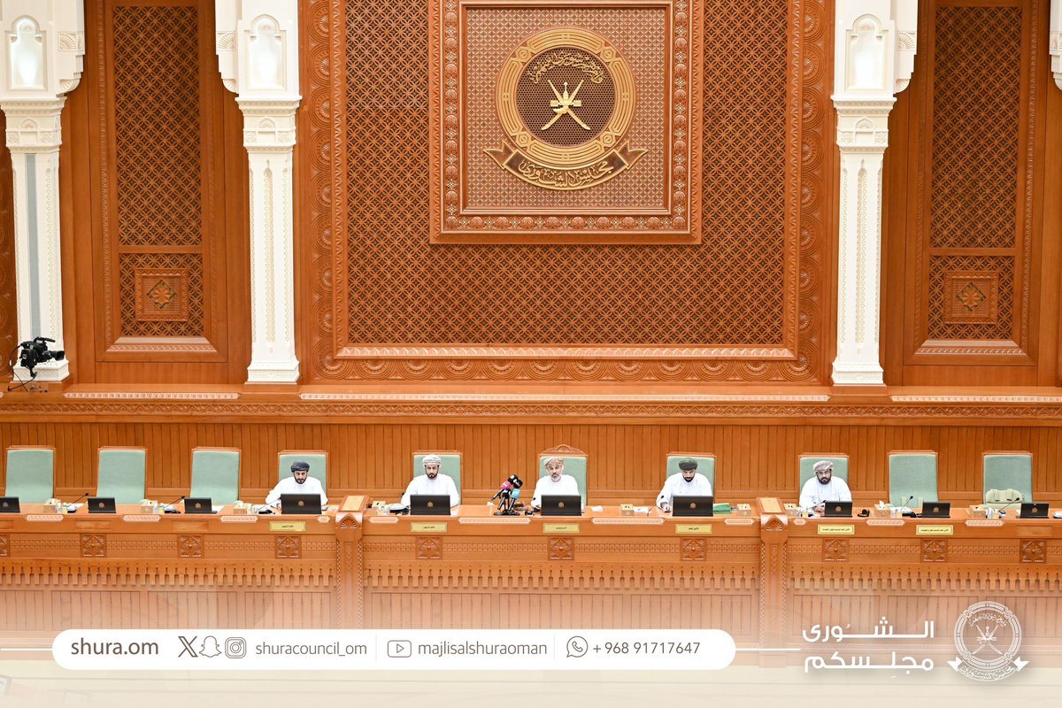 #يحدث_الان، وخلال #الجلسة_الاعتيادية 11،، 

⏮️ #مجلس_الشورى يناقش التقرير النهائي للجنة المؤقتة المعنية بملف #الباحثين_عن_عمل.

⏮️ وسعادة محمد العنسي اليافعي يستعرض ما جاء في التقرير.