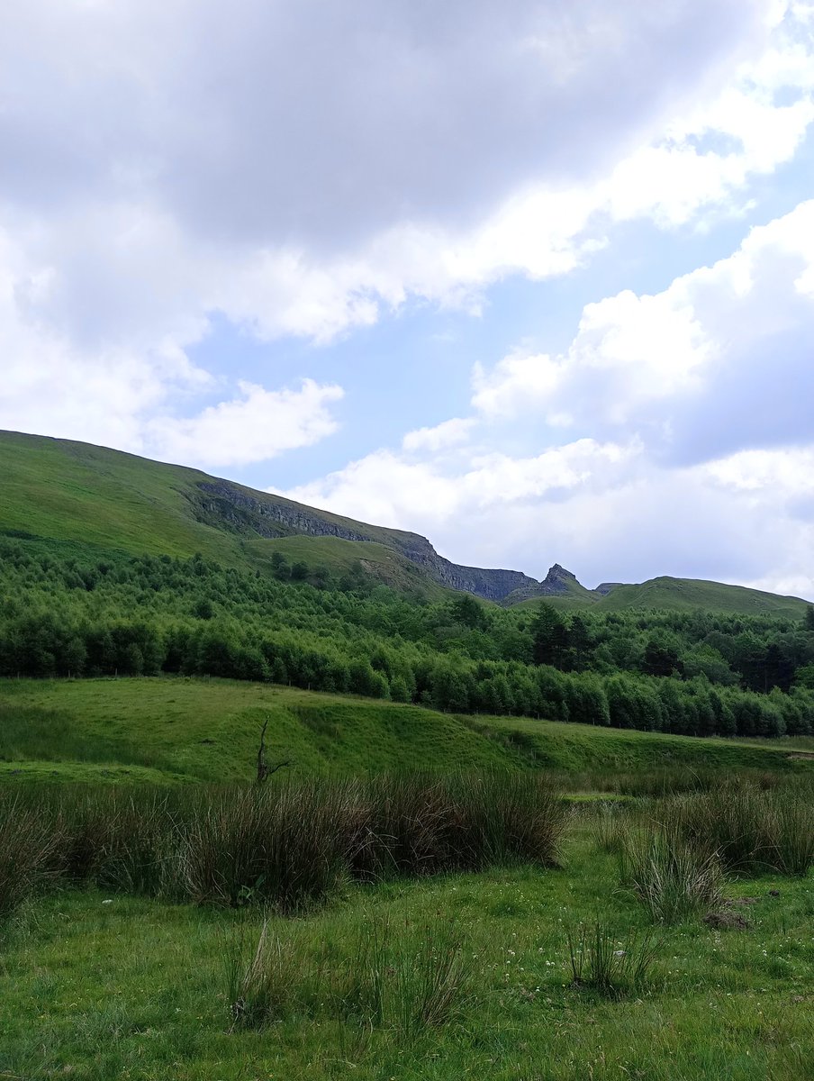 Had a lovely day yesterday with <a href="/DWhit_Geo/">David Whitfield</a> pretending I'm a geomorphologist &amp; appreciating the Peak District views! 🏞️