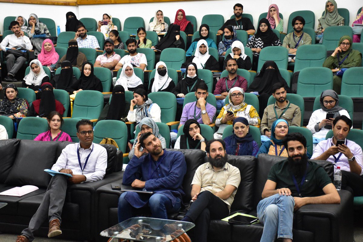 jkscientists's tweet photo. Delighted to share the success of the Science Outreach and Career Shaping event held at University of Kashmir, through the collaboration of the 4th IndiaBioscience Outreach Grant (IOG) awardees. Appreciations to @_PAHS_ @NeuroSeq @beighsaima Dr Ajaz, @ziahgul for their efforts. https://t.co/0nTYymBKwp