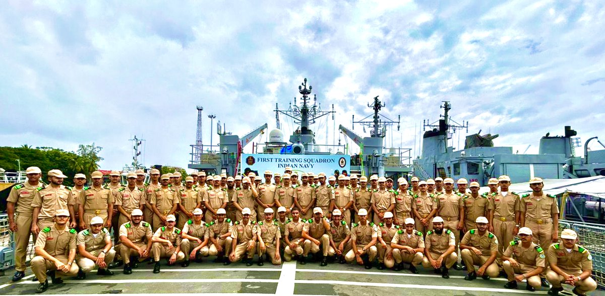 indiannavy's tweet photo. First Training Squadron,#1TS of #SNC #Kochi welcomed 76 trainees of Royal Saudi Naval Forces #RSNF who will be undergoing afloat #training alongside #IndianNavy trainees fostering camaraderie & mutual understanding.
The milestone event is a testimony to growing friendship b/n  🇮🇳🤝🇸🇦 aligned with the vision of #SAGAR
#BridgesofFriendship 

@modgovksa @IN_HQSNC @IndianEmbRiyadh 

https://t.co/msvWcno8TT