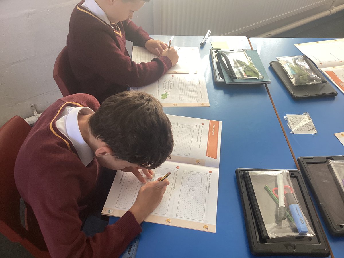 PDA_Y3's tweet image. We are loving our shapes unit in maths. Lots of accuracy and precision has been needed when drawing different polygons. #pdamaths