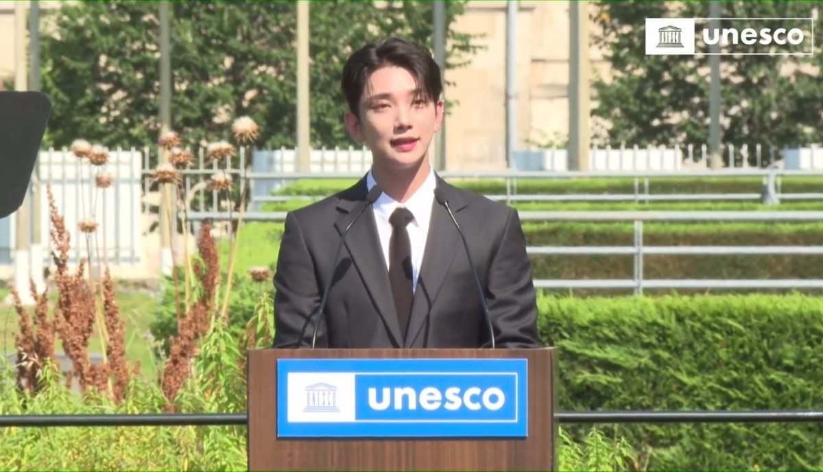 WorldwideCarats's tweet photo. [INFO] "For the next chapter of the #GoingTogether campaign, SEVENTEEN will donate 1 million dollars ($1,000,000) to the joint global youth grand scheme with UNESCO."
- JOSHUA on his speech for their UNESCO event today

** The Going Together campaign by SEVENTEEN & UNESCO is a campaign that promotes the importance of education while encouraging more people to participate in diverse educational activities.

SEVENTEEN GOODWILL AMBASSADOR
#유네스코에서_울리는_세븐틴
#SVT_totheworld_UNESCO
@pledis_17 @UNESCO