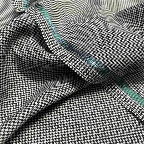 MacCullochW's tweet photo. Merino Puppytooth - Extrafine Merino Huddersfield made wool suiting - 150cm wide.

➡️ https://t.co/KRU60M68L8 https://t.co/iS3uCqErrE