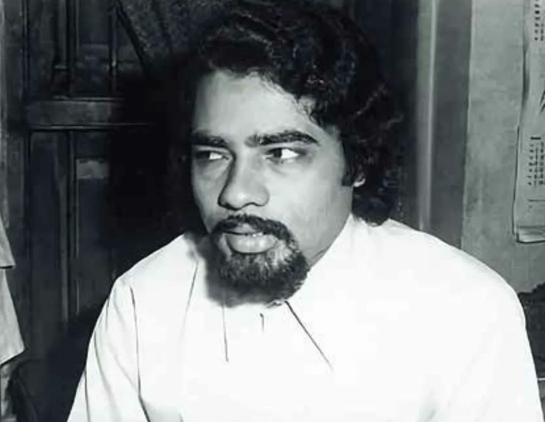 thatsTamil's tweet photo. எமர்ஜென்சி காலத்தில் கைதில் இருந்து தப்பிக்க.. விதவிதமான மாறுவேடத்தில் சுற்றிய பிரதமர் மோடி.. ட்ரெண்டாகும் புகைப்படம்!
More Details: https://t.co/57O5oBry6C
#PmModi #Emergency #Getups #மோடி https://t.co/W1h044EL1m