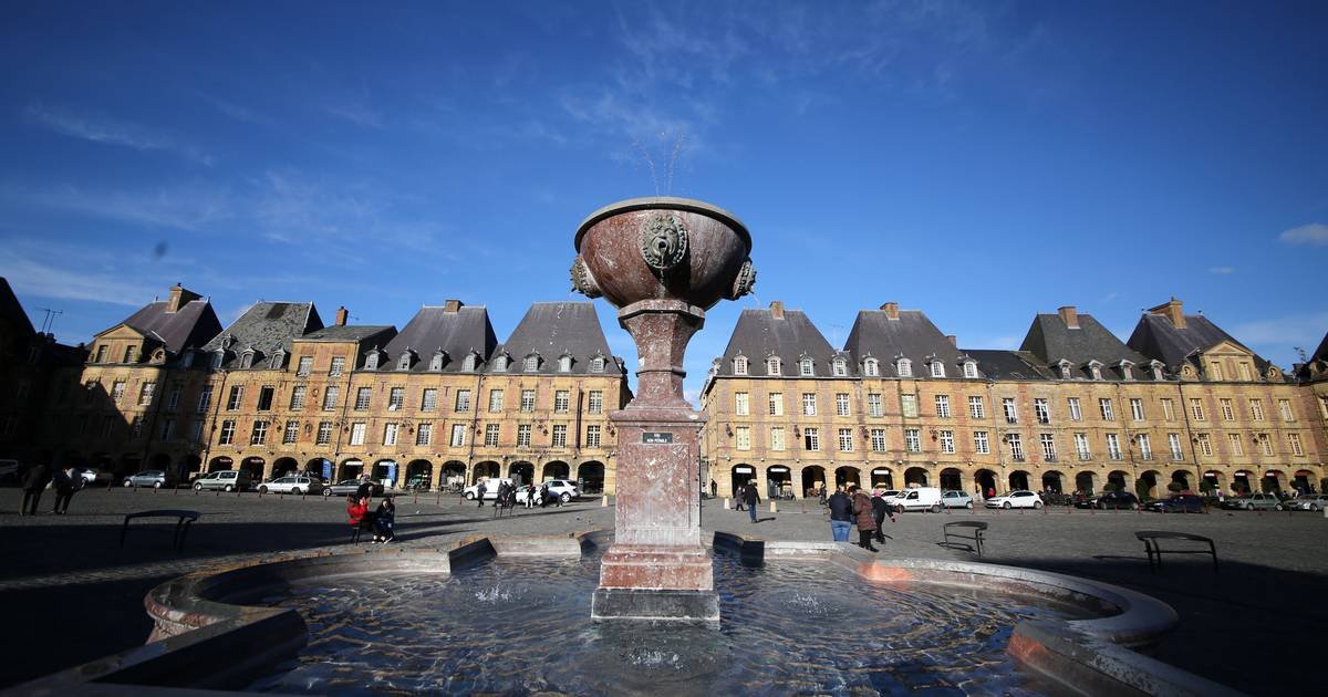 Yves Kergall (@ykergall) on Twitter photo #thread 🌇 <a href="/VilledeCMz/">Ville de Charleville-Mézières</a>
📷 69 % des Carolopolitains recommandent Charleville-Mézières à un ami.
ET VOUS ? urlr.me/PT9vd
<a href="/boris_ravignon/">Boris Ravignon</a> <a href="/OdeB08/">Aude Bernier</a> <a href="/08metropole/">Ardenne Métropole</a> @fbleuchampagne <a href="/France3CA/">France 3 Champagne-Ardenne</a> <a href="/RemiGRANDEMANGE/">Rémi GRANDEMANGE</a> @UnionArdennais #thread 🌇 <a href="/VilledeCMz/">Ville de Charleville-Mézières</a>
📷 69 % des Carolopolitains recommandent Charleville-Mézières à un ami.
ET VOUS ? urlr.me/PT9vd
<a href="/boris_ravignon/">Boris Ravignon</a> <a href="/OdeB08/">Aude Bernier</a> <a href="/08metropole/">Ardenne Métropole</a> @fbleuchampagne <a href="/France3CA/">France 3 Champagne-Ardenne</a> <a href="/RemiGRANDEMANGE/">Rémi GRANDEMANGE</a> @UnionArdennais