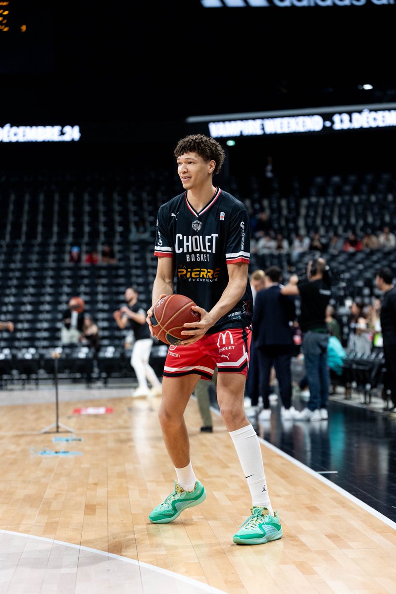 Tidjane, c’est le grand soir!!
Ton travail et ton acharnement seront récompensés. Que de kilomètres parcourus pour aller aux matchs et entraînements. Extrêmement fière de toi, de ta sœur. Ensembles plus forts! #draft2024 #JanelleSalaün ⁦@TidjaneSalaün⁩ ⁦