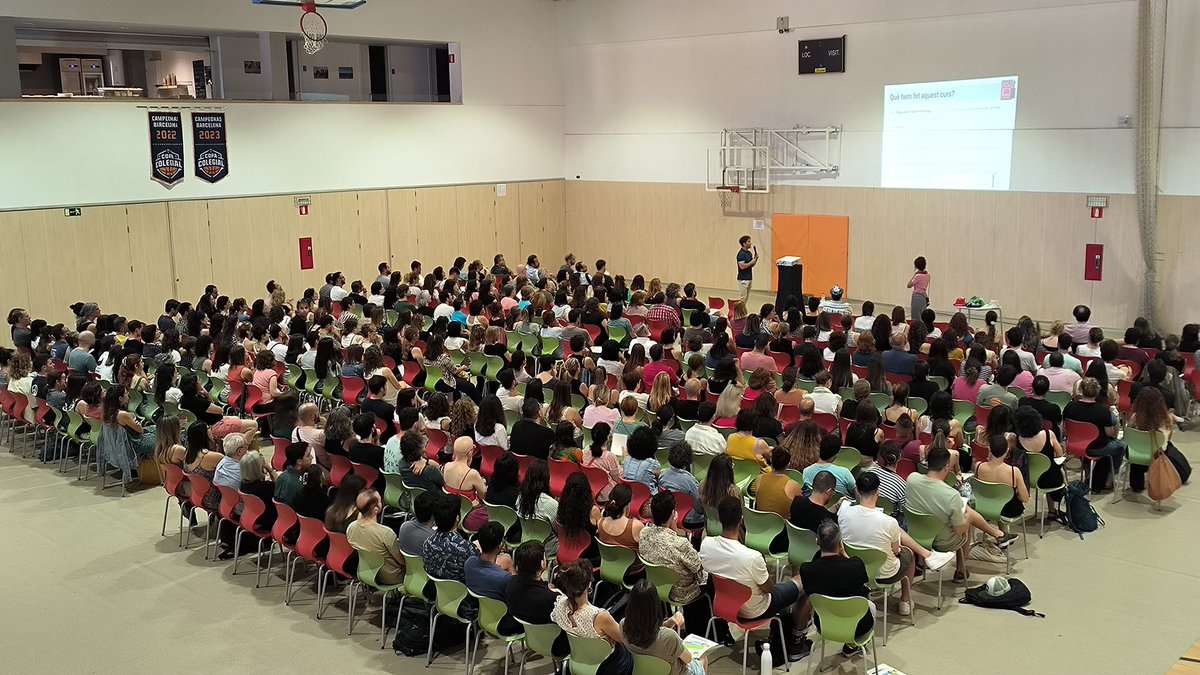 futurseducacio's tweet photo. Ja hem començat! 🚀 Trobada final de curs amb més de 300 persones que compartim perspectives, hores de treball, passió i il•lusió per a una educació transformadora 🌱

Gràcies per acollir-nos @EscolaVirolai i @catesco pel suport 💚 https://t.co/ALFUYTW8eu