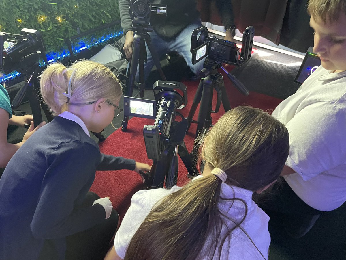 sclasshps's tweet photo. The children are here at @initcreative1 enjoying podcasting, camera work &amp; VR headsets https://t.co/35VUAziSBQ