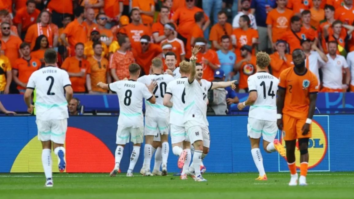 eltribuno's tweet photo. #EUEFA EUROCOPA ALEMANIA 2024 Austria dio el golpe ante Países Bajos y avanzó como primera en la Eurocopa
https://t.co/quPmK7dcvQ https://t.co/eeHaV6bYCD