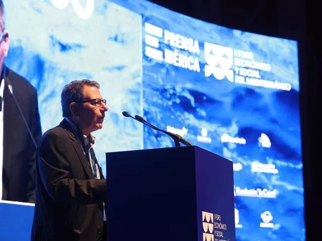 Sergi Guillot (@sergiguillot) on Twitter photo The Mediterranean is, again, a connector and not a divider. We will see huge migration from North Africa to Europe in the XXI century. By the end of this century there will be 7 Africans for every European. #foromediterraneo <a href="/PrensaIberica/">Prensa Ibérica</a> The Mediterranean is, again, a connector and not a divider. We will see huge migration from North Africa to Europe in the XXI century. By the end of this century there will be 7 Africans for every European. #foromediterraneo <a href="/PrensaIberica/">Prensa Ibérica</a>
