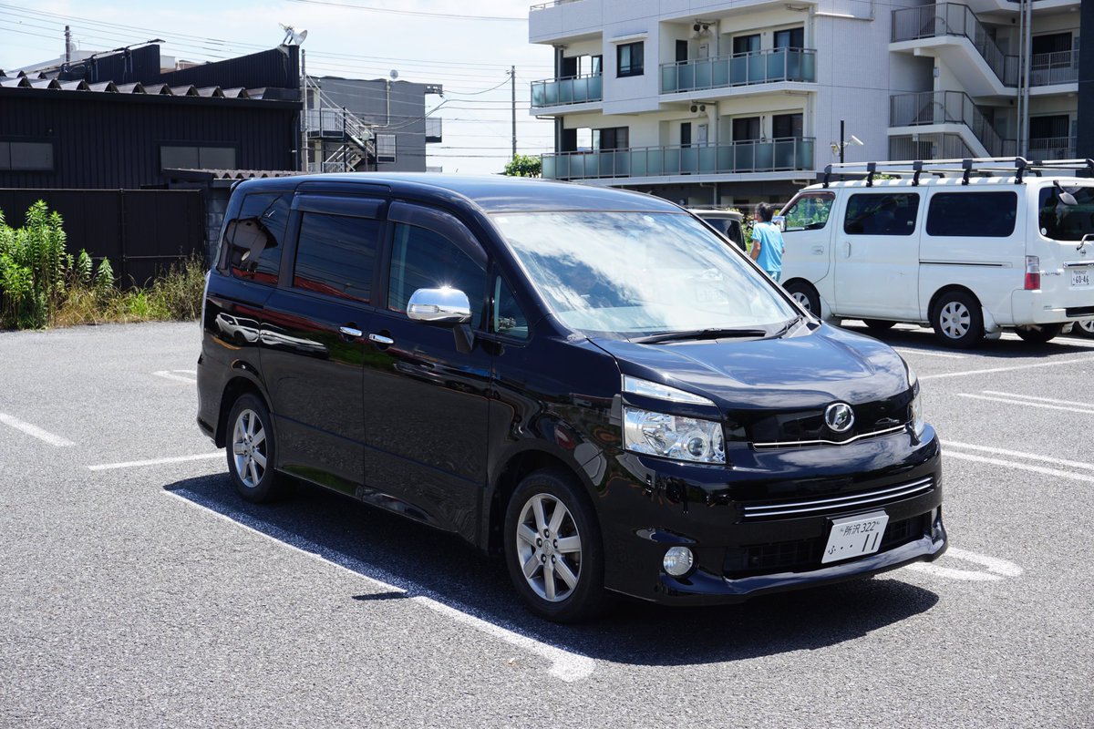 yit___11's tweet photo. 休日息子のサッカー送迎する普通のパパみたいな車でダサい、早く様子のおかしいミニバンにしたい https://t.co/XpgJZkokMz