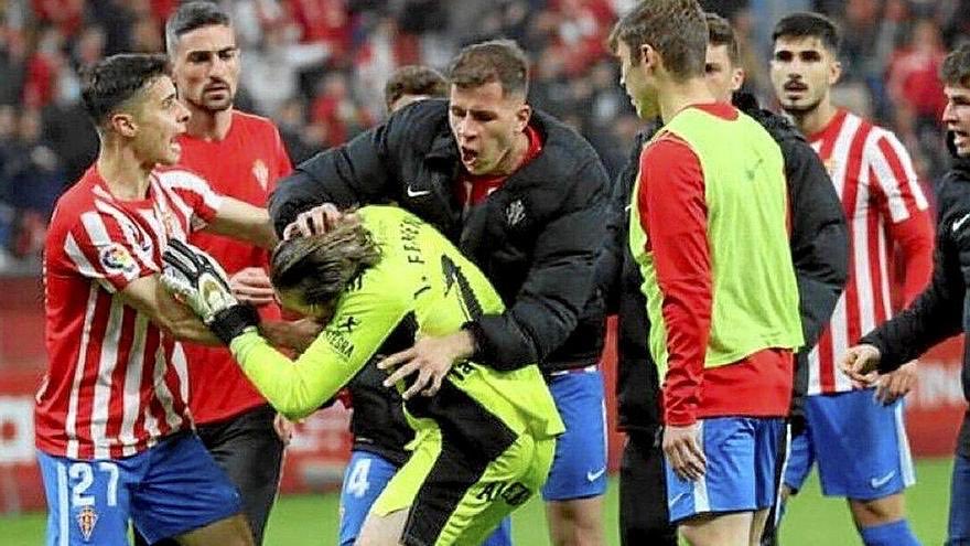 Nosotros recordaremos con una sonrisa el paso de Christian Rivera por el Sporting.
Con la sensación de q centrado siempre al 100%  hubiera marcado historia en el club.
Gracias por todo, amigo.