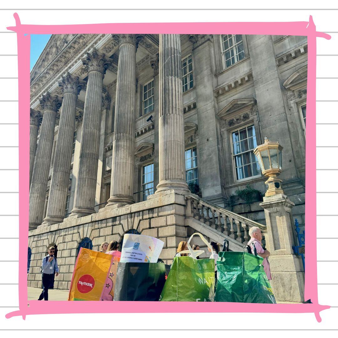 Dallington1978's tweet photo. 🌟 Thanks to the Dallington School community, we've collected 4 bags of toiletries for the #CityofLondon #HygieneBank supporting the Lady Mayoress' initiative! Shout out to parent Daniela for taking our contributions to @cityoflondon Mansion House!💛
#LoveGrowSucceed #GivingBack https://t.co/280VK07hSM