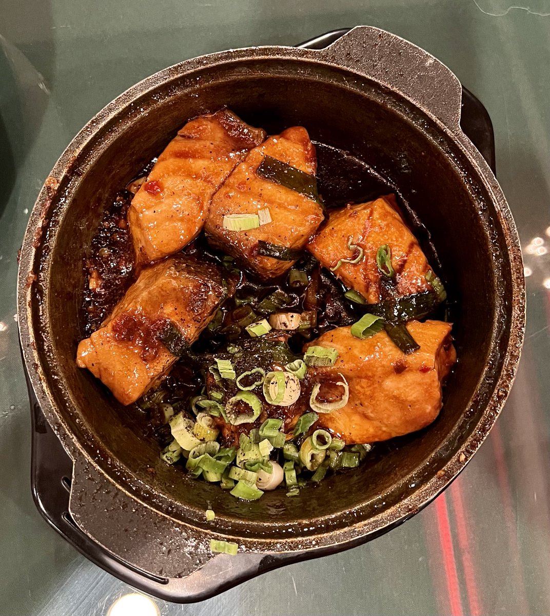 madel_suravilla's tweet photo. Exploring NYC China Town. It’s been a while since I’ve been to this side of Manhattan. Went to one of my fav authentic Vietnamese restaurants—ordered my fav dish: caramelized salmon w/ jasmine rice & seafood noodle soup. 😋
#ThaiSon
#Manhattan
#NYC https://t.co/iQkCoAozNA