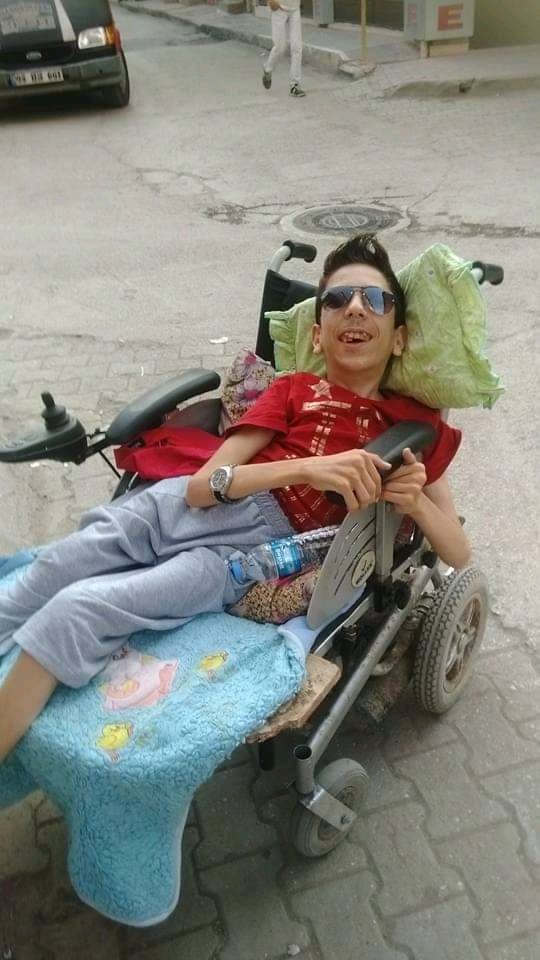 fitnatmurat's tweet photo. Bi dakika sonra garantimiz yok dünyanın bidahası yok evet yazarken kolay ama hayat zor ama imkansız değil Allah büyük kendine iyi bak bidaha hiç bir anne dogurmaz seni kendine değer ver gittikçe artan hastalığım zor konuşan dilim ölüm ani dünya fani göz görür gönül ister imkan 👐 https://t.co/tKlDU0yFy2