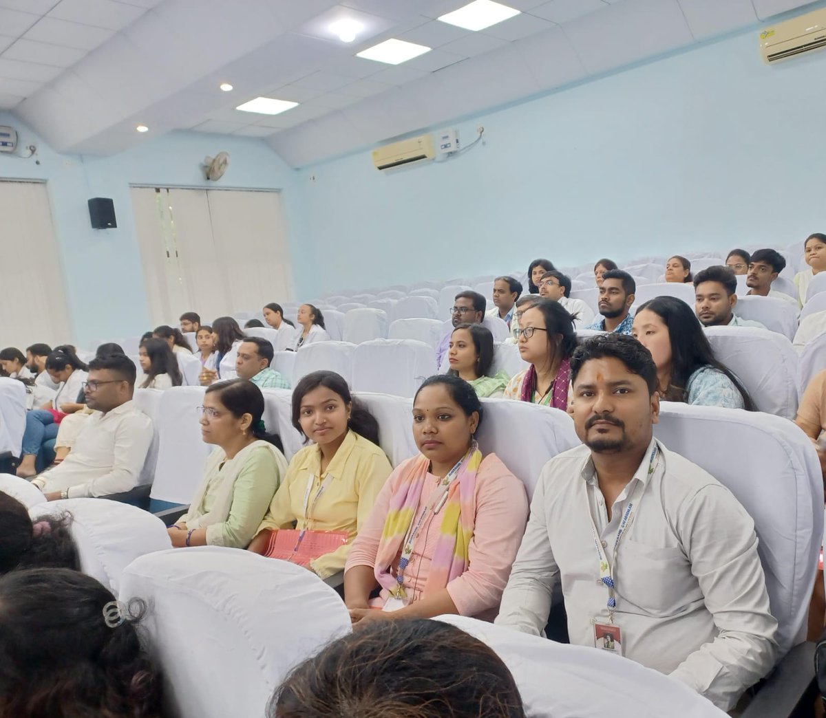 jhswabhiman's tweet photo. Team TI-IDU attending "State Level Workshop : Awareness campaign against Illicit drugs and developing road map for de addiction and rehabilitation" at #RINPAS along with members of #jsacs
@NACOINDIA
@JharkhandAids
@dr_bhakat
@satyabokaro https://t.co/NX1zQi7C1q