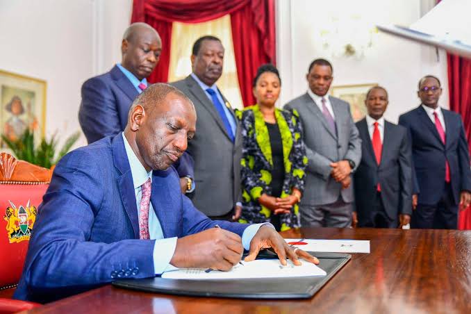 tujuesasa's tweet photo. A petition has been filed to prevent President Ruto from signing the Finance Bill 2024 into law.

#financebillkenya2024 https://t.co/3aDNtIR1BG