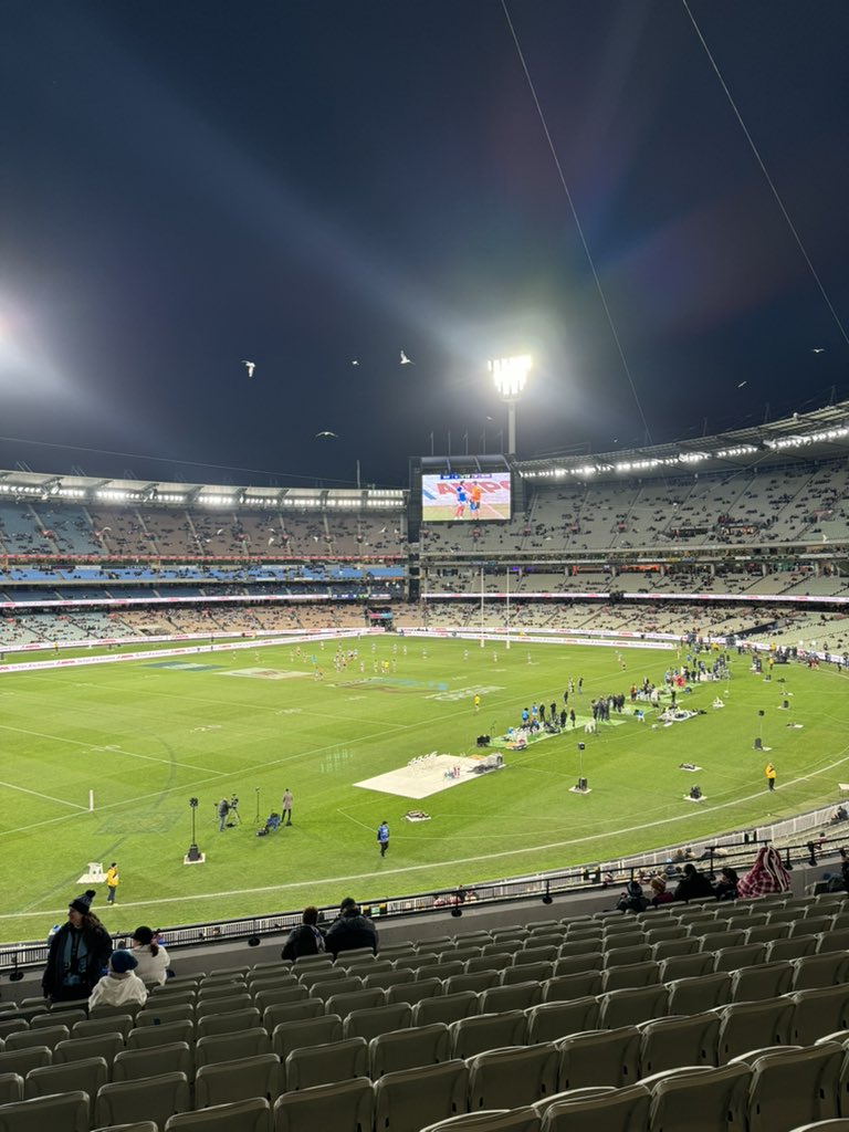 Loan_ROMANACH's tweet photo. State Of Origin Game II
H-30min
MCG stadium 🏟️
#lesssgooo https://t.co/9DU9tGPHVW