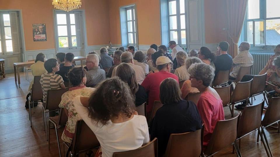 Retour sur la réunion publique de #Loudun sur la défense des #servicespublics 

Face à la casse du service public opérée par le gouvernement Macron, il faut un sursaut et un vrai plan de réparation ! 
 
Mobilisons pour le #NouveauFrontPopulaire les 30 juin et 7 juillet 🗳️